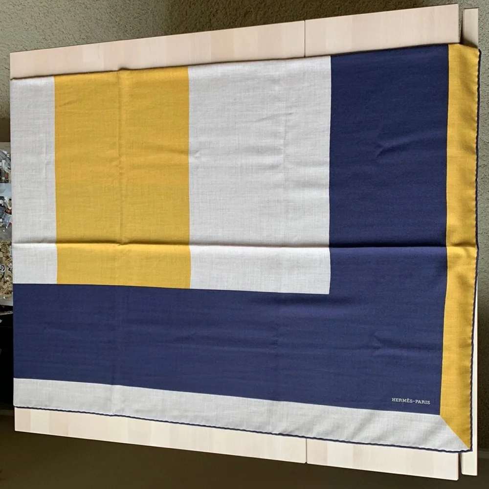 AUTH NWT Hermès 140 cm 70% cashmere/30% silk scarf “H au Carré (Encadré)” - Picture 3 of 7